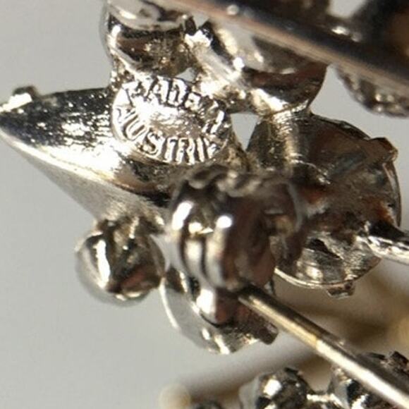 Austrian crystal flower brooch, pin - silver tone and pale blue - Picture 11 of 11